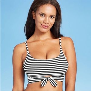 Adjustable bikini top